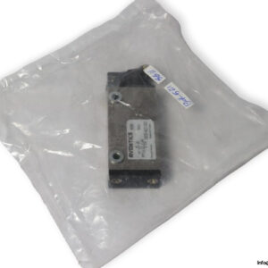 Aventics-0820-403-002-roller-lever-valve-(new)