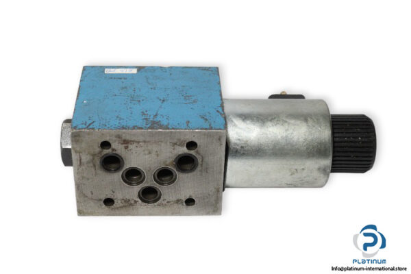 vickers-DG4V-5-2ALJ-M-U-H-6-20-solenoid-operated-directional-valve-used-3