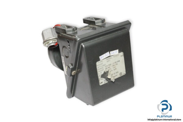 ue-H402K-457-pressure-switch-(used)
