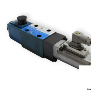 Vickers-DG4V-3-2A-M-S6-U-H7-60-solenoid-operated-directional-valve