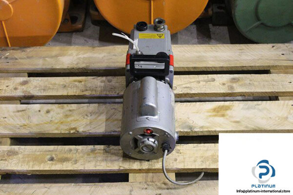 edwards-e2m8-vacuum-pump-3