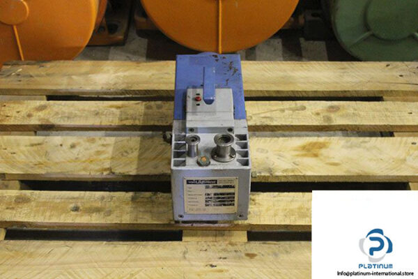 vacuubrand-rd-8-vacuum-pump-3