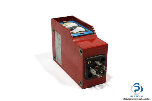 leuze-RK-85_4-800-energetic-diffuse-sensor