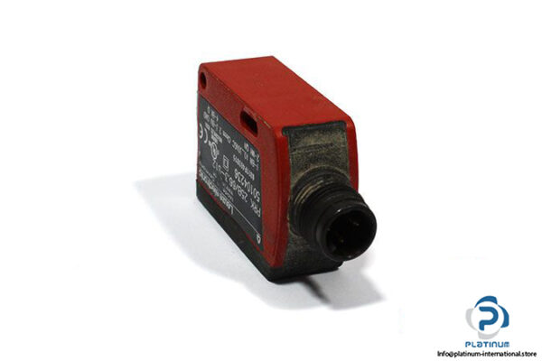 leuze-PRK-25B_66.3-S12-polarized-retro-reflective-photoelectric-sensor