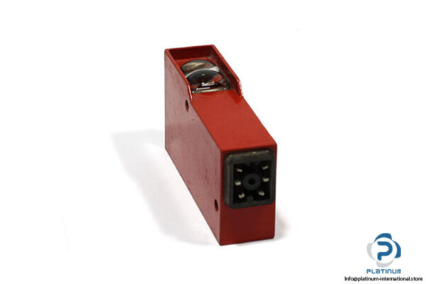 leuze-FRK92_4-300S-diffuse-sensor-with-background-suppression