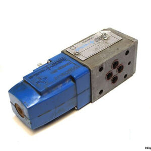 vickers-dg4v-3-2a-u-h-10-s300-solenoid-operated-directional-valve-3