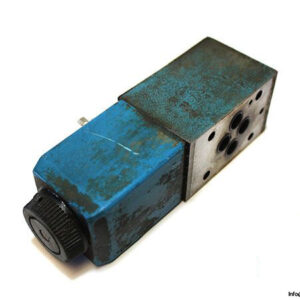 vickers-dg4v-3-2a-vm-u-h7-60-solenoid-operated-directional-valve-3