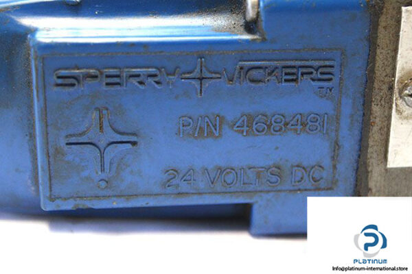 vickers-dg4v-3-2a-u-h-10-s300-solenoid-operated-directional-valve-2