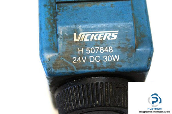 vickers-dg4v-3-2a-vm-u-h7-60-solenoid-operated-directional-valve-2