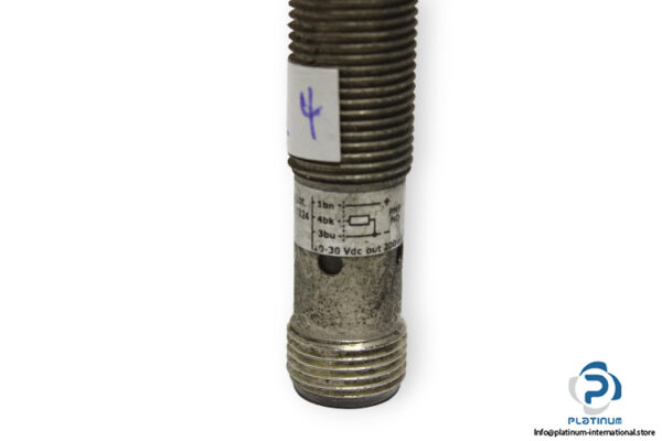 md-am1_ap-1h-inductive-proximity-sensor-used-2