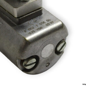 vickers-dg4v-3-2a-m-s6-u-h7-60-solenoid-operated-directional-valve-1