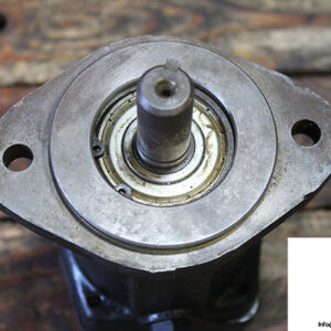 vickers-pfb5-uy-22-fixed-displacement-piston-pump-2