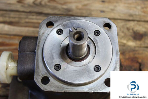 parker-pvm016r1k1t1nms-axial-piston-variable-pump-2