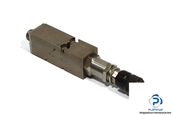 ues-S471007-slot-nozzle