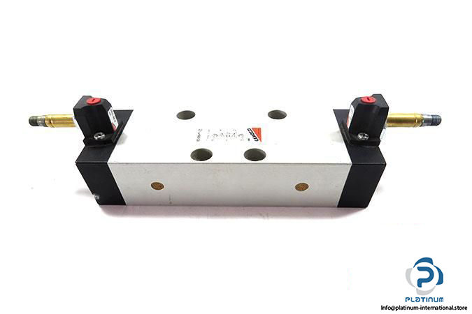 camozzi-953-000-p11-23-solenoid-valve-subplate-4_675x450