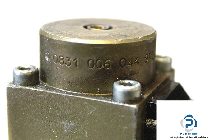 bosch-0-811-404-117-proportional-directional-control-valve-2