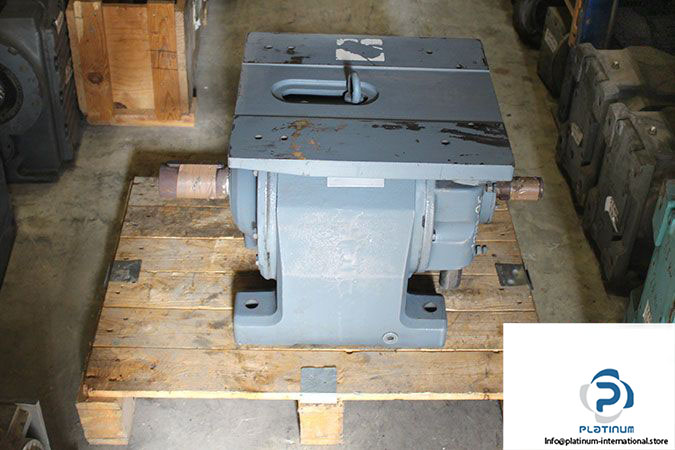 sew-r92-p-helical-gear-drive-1