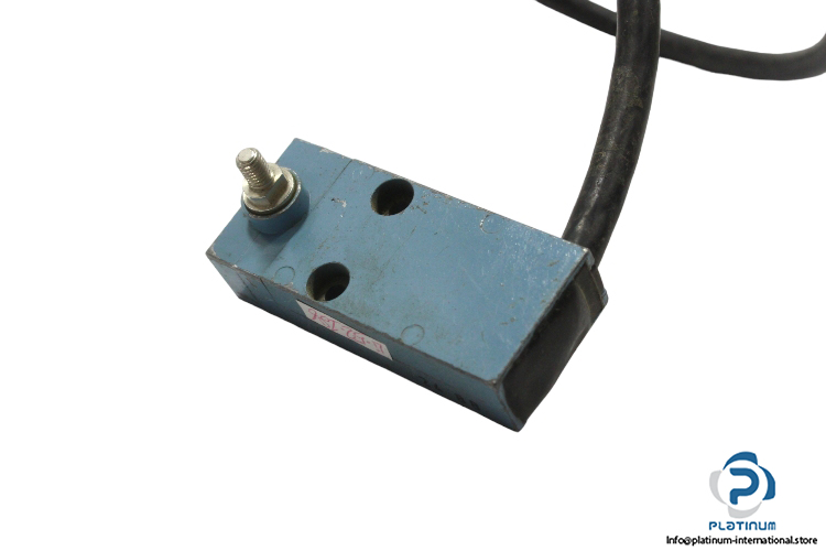 crouzet-83-823-0-limit-switch-1