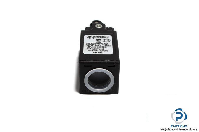 pizzato-fr-502-limit-switch-4