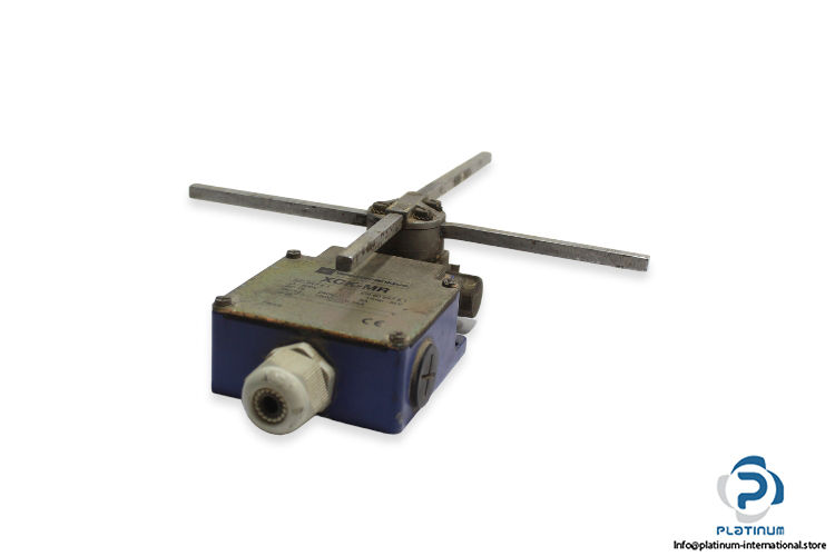 telemecanique-xckmr1618668002-limit-switch-1