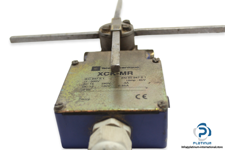 telemecanique-xckmr1618668002-limit-switch-2