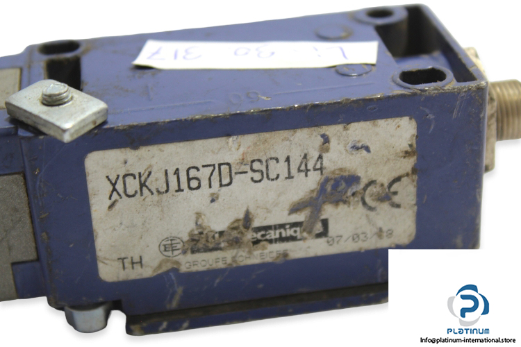 telemecanique-xckj167d-sc144-limit-switch-4