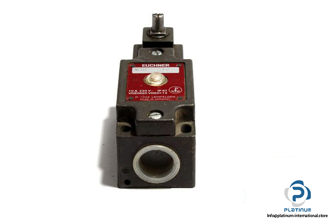 euchner-nz1hs-528-l060-limit-switch-body-3