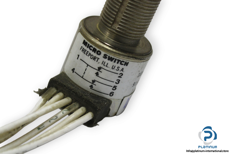 micro-switch-1EN51-6-limit-switch-(used)-1
