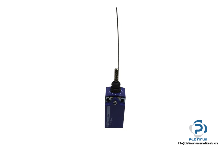 telemecanique-ZCP21-limit-switch-spring-actuator-(used)-1