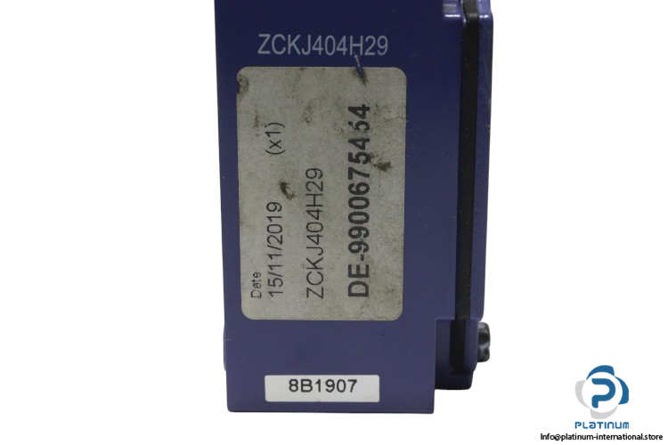 telemecanique-ZCKJ404H29-limit-switch-(used)-1
