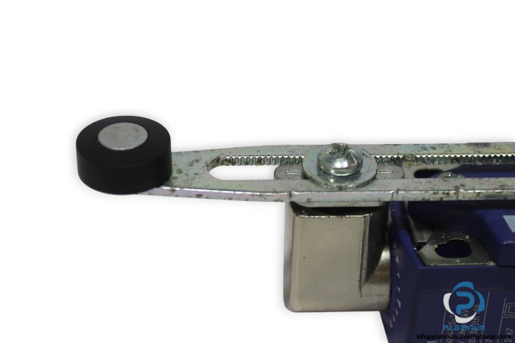 telemecanique-ZCP21_ZCY45-limit-switch-body-(used)-1