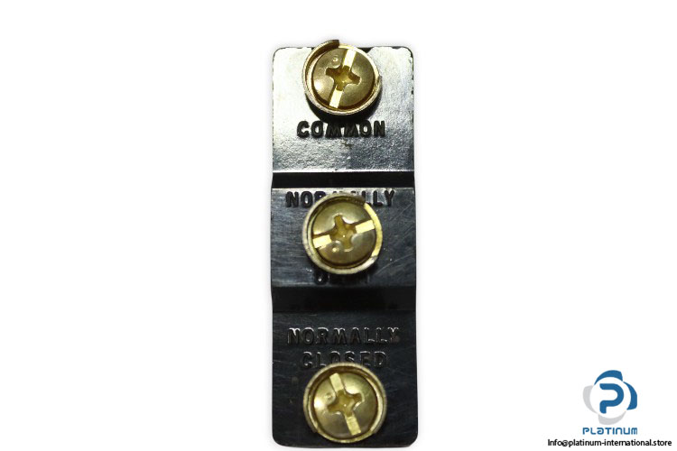 tmaztz-TM1702-short-lever-micro-switch-(Used)-2