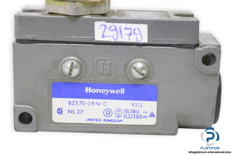honeywell-BZE7S-2RN-C-micro-switch-(Used)-1