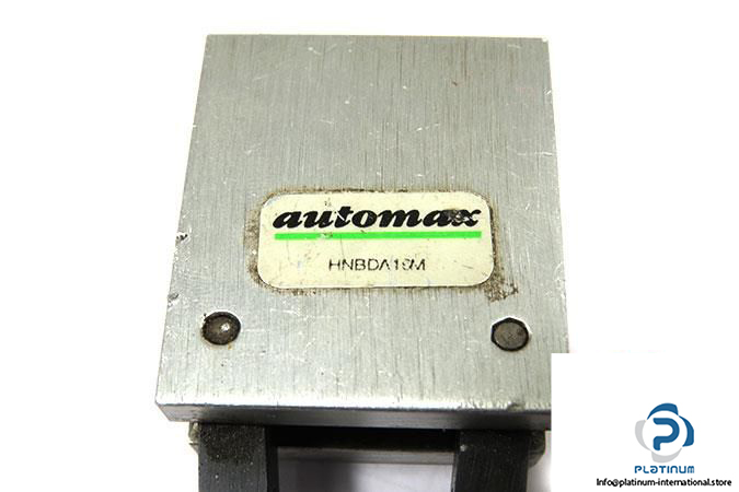 automax-hnbda16m-angular-pneumatic-gripper5_675x450
