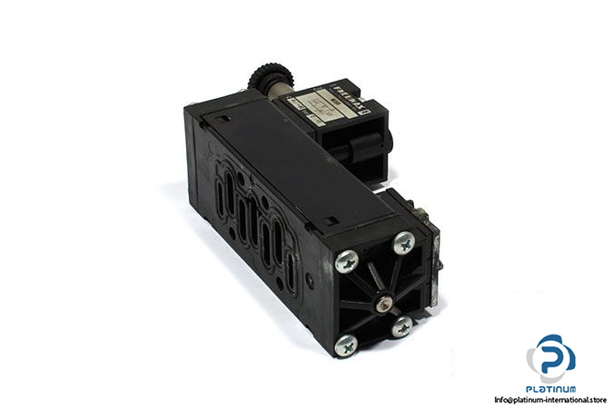 pneumax-1011-53-31-3-5-m3r-single-solenoid-valve-1