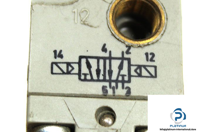 bosch-0-820-023-501-double-solenoid-valve-3