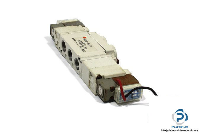 smc-sy5520-5g-01-double-solenoid-valve-1