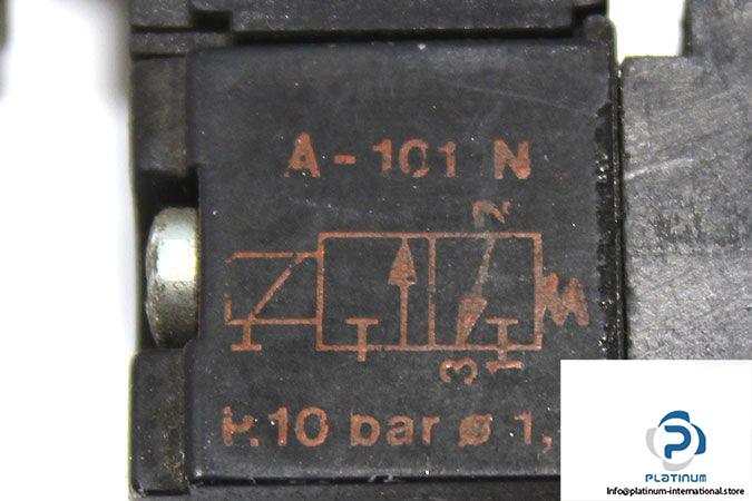 univer-e-0122-double-solenoid-valve-4