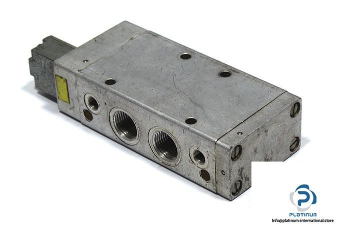 bosch-0-820-032-002-single-solenoid-valve-1