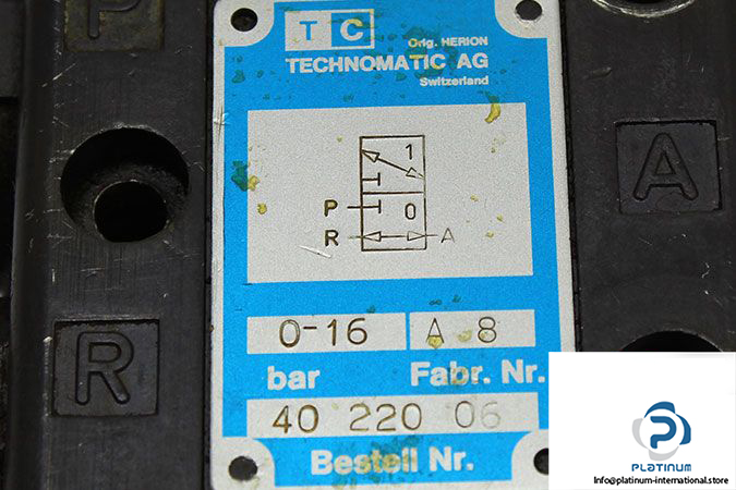 tc-40-220-06-single-air-pilot-valve-1