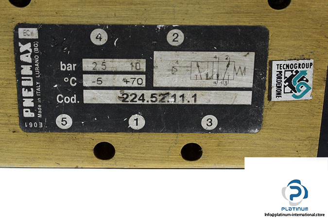 pneumax-224-52-11-1-air-pilot-valve-2