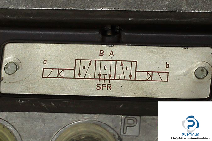 herion-25-508-05-double-solenoid-valve-with-plate-3