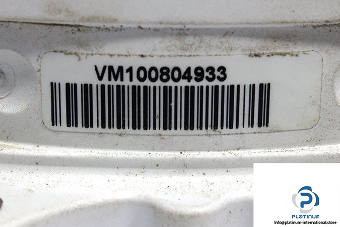 vm100804933-end-plate-3