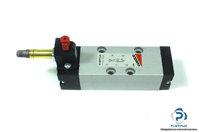 camozzi-951-000-p15-23il-single-solenoid-valve4_675x450