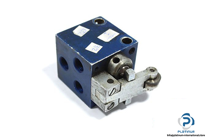 festo-2262-roller-lever-valve-1