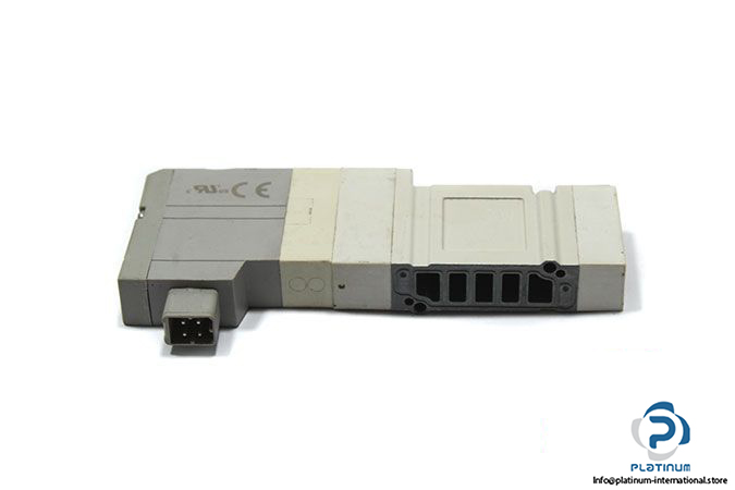 smc-sv1c00-5fu-solenoid-valve-1