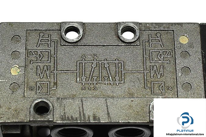 univer-cm401a-toggle-lever-valve-3