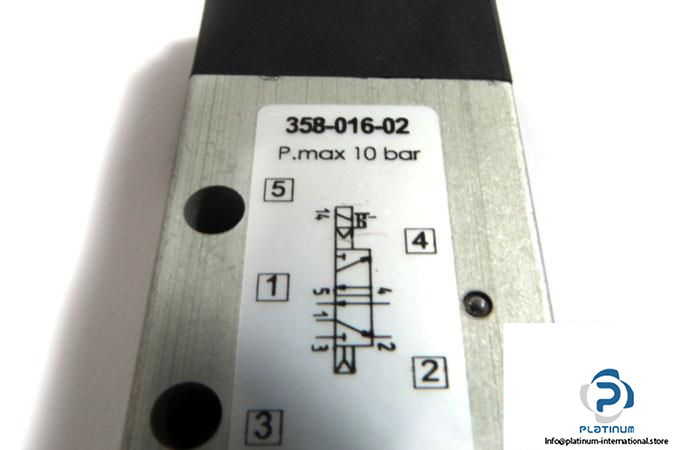 camozzi-358-016-02-single-solenoid-valve3_675x450