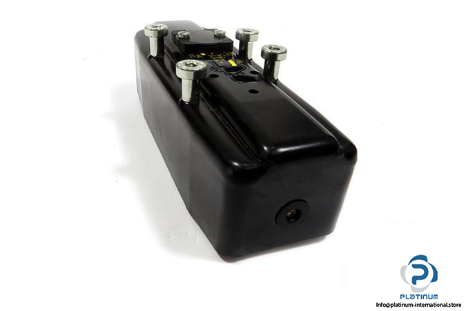 joucomatic-54391009-solenoid-valve-subplate-3_675x450
