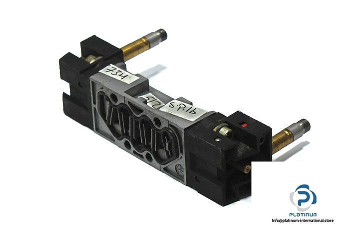 cpoac-d10t-52-eib-11-double-solenoid-valve-1